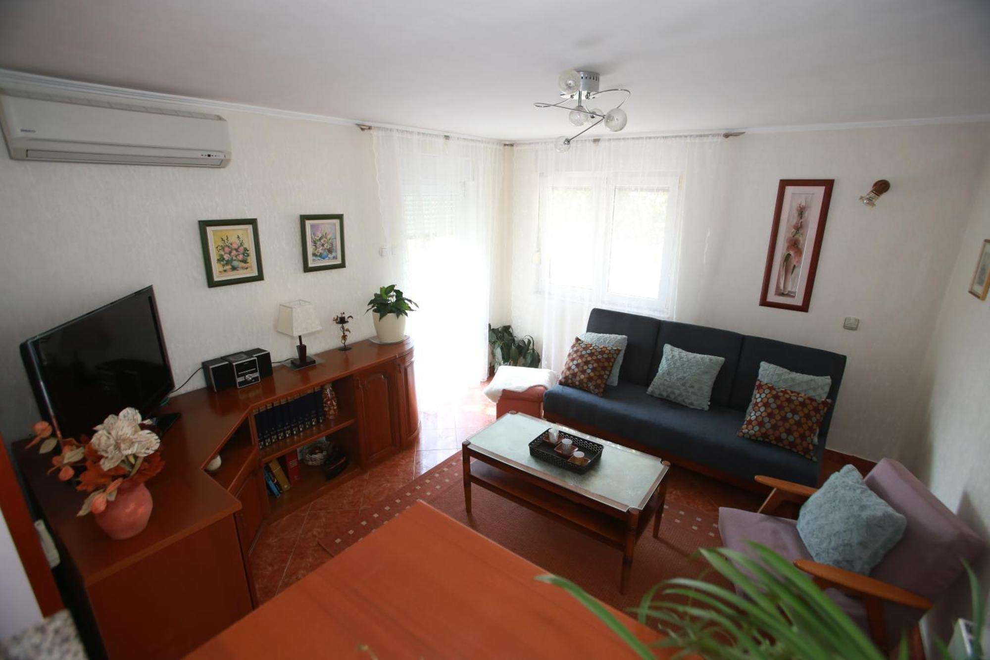 Apartment With A Garden View Риека Экстерьер фото